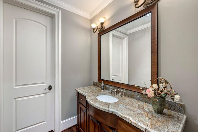 15 Sandalwood Drive, Houston, TX 77024