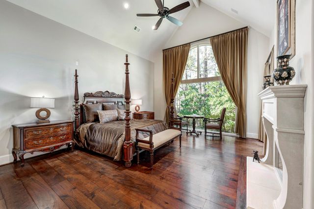 15 Sandalwood Drive, Houston, TX 77024