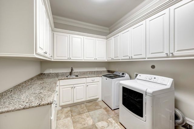 15 Sandalwood Drive, Houston, TX 77024