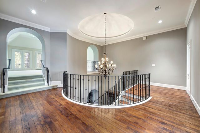 15 Sandalwood Drive, Houston, TX 77024