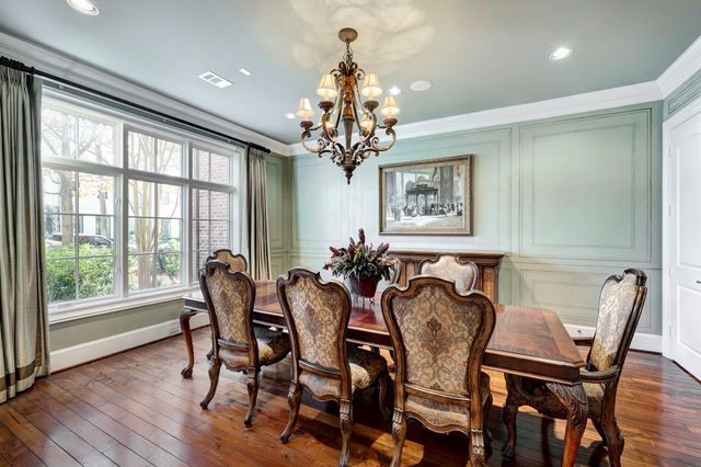 15 Sandalwood Drive, Houston, TX 77024