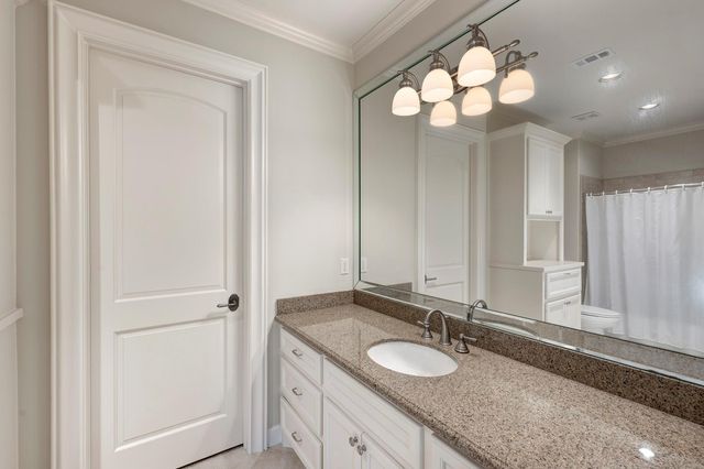 15 Sandalwood Drive, Houston, TX 77024