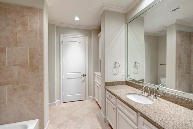 15 Sandalwood Drive, Houston, TX 77024