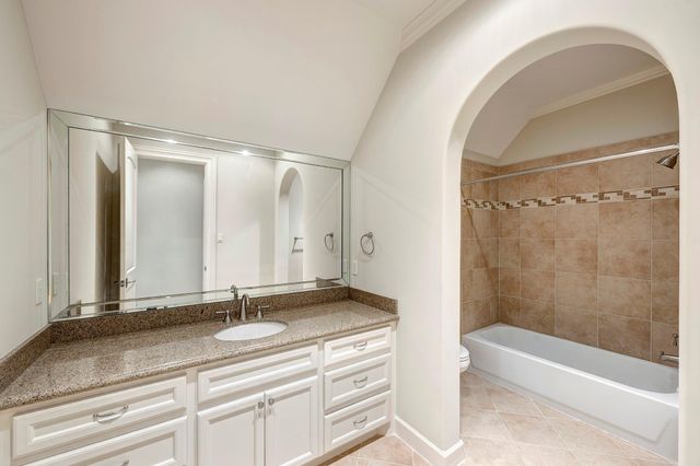 15 Sandalwood Drive, Houston, TX 77024