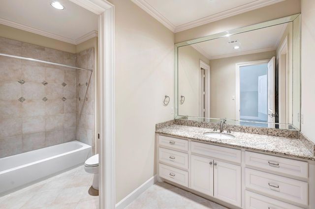 15 Sandalwood Drive, Houston, TX 77024