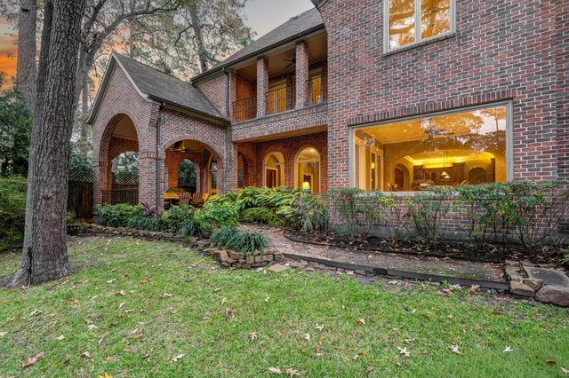 15 Sandalwood Drive, Houston, TX 77024