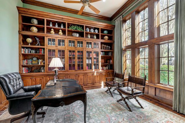 15 Sandalwood Drive, Houston, TX 77024