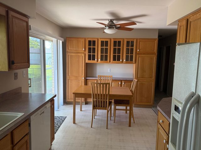 2060 Oakcrest Road, Sterling Heights, MI 48310