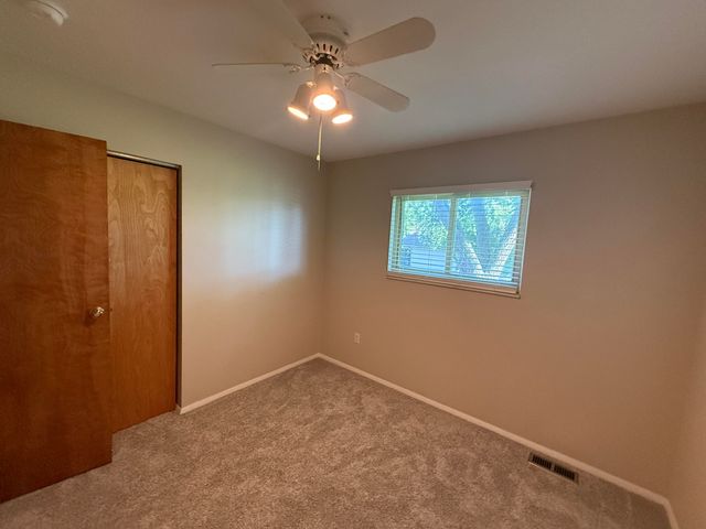 2060 Oakcrest Road, Sterling Heights, MI 48310