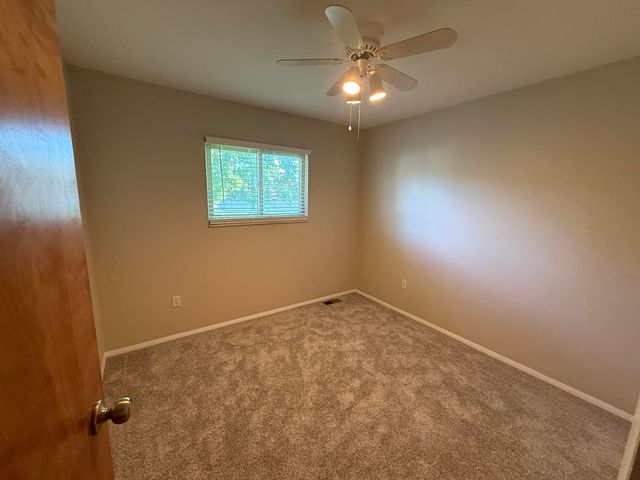 2060 Oakcrest Road, Sterling Heights, MI 48310