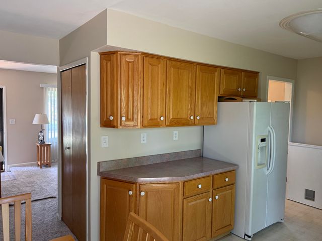 2060 Oakcrest Road, Sterling Heights, MI 48310