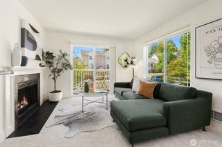 937 N 200th Street #B-206, Shoreline, WA 98133