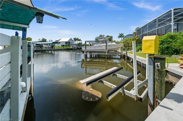 2808 Sanibel BLVD, St. James City, FL 33956