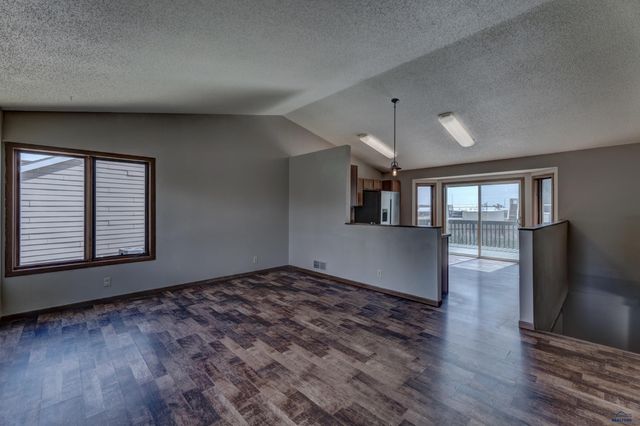1242 RANGE VIEW CIR, Rapid City, SD 57701