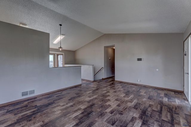 1242 RANGE VIEW CIR, Rapid City, SD 57701