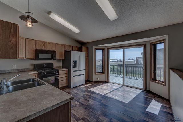 1242 RANGE VIEW CIR, Rapid City, SD 57701