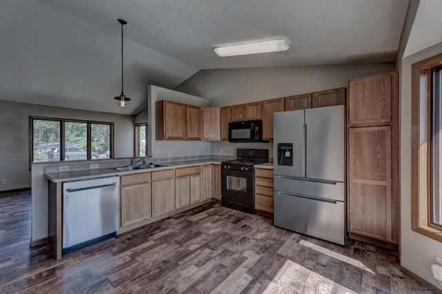 1242 RANGE VIEW CIR, Rapid City, SD 57701