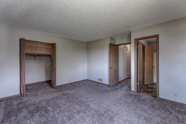 1242 RANGE VIEW CIR, Rapid City, SD 57701