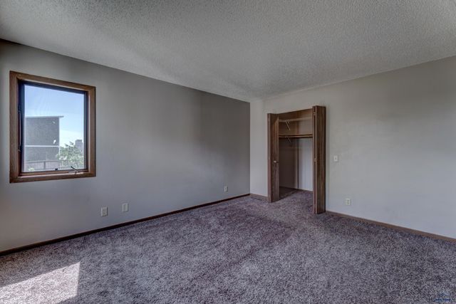 1242 RANGE VIEW CIR, Rapid City, SD 57701