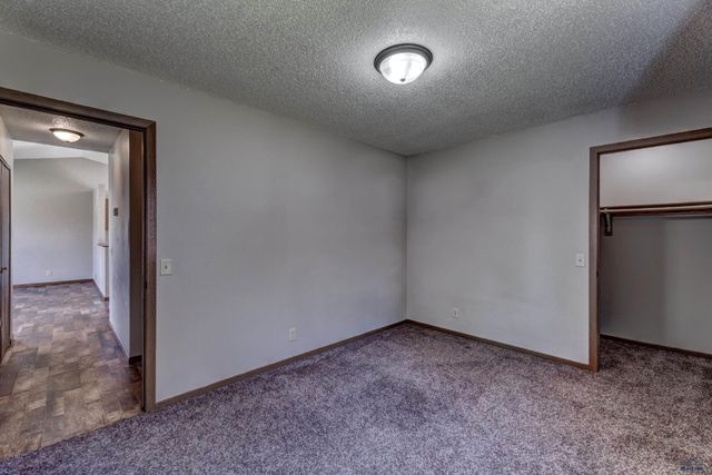 1242 RANGE VIEW CIR, Rapid City, SD 57701