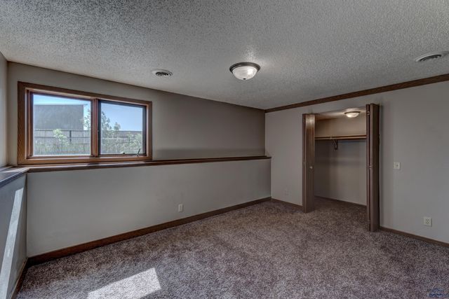 1242 RANGE VIEW CIR, Rapid City, SD 57701
