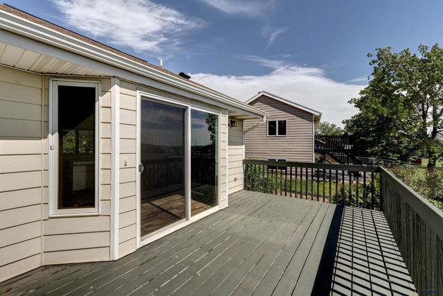 1242 RANGE VIEW CIR, Rapid City, SD 57701