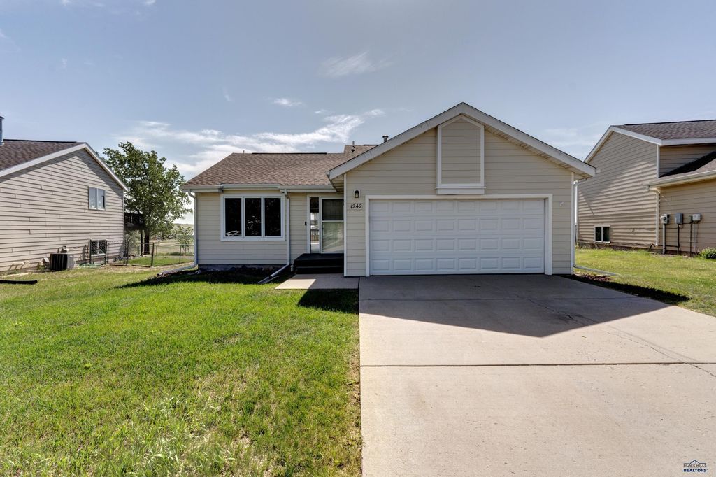 1242 RANGE VIEW CIR, Rapid City, SD 57701