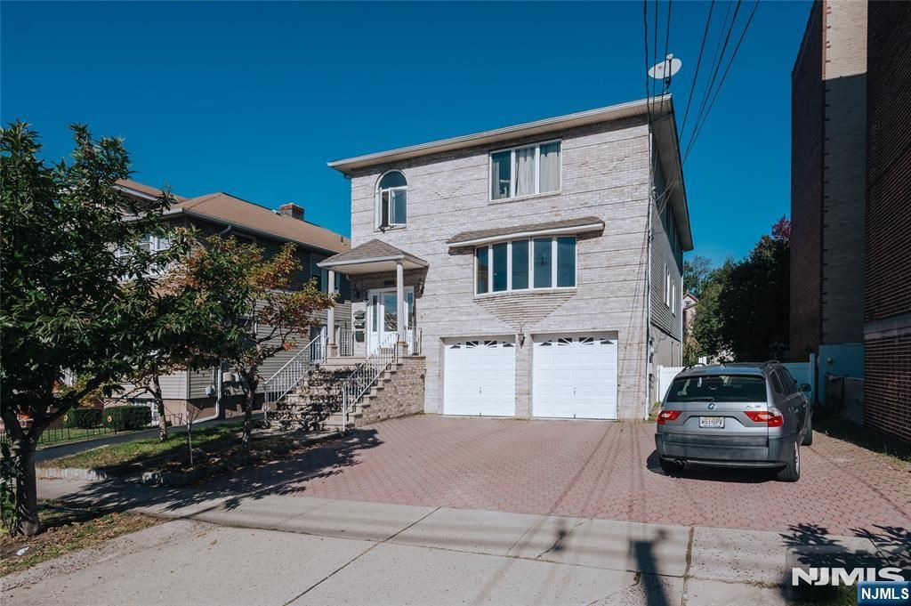 551 2nd Avenue 1, Lyndhurst, NJ 07071