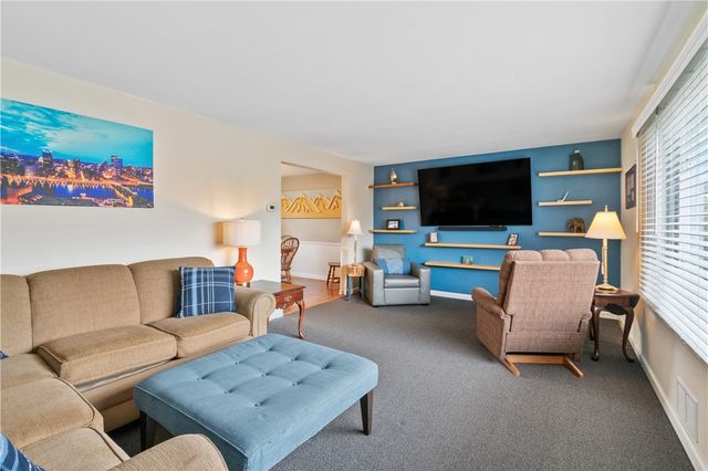 5140 Raintree Drive, Whitehall, PA 15236