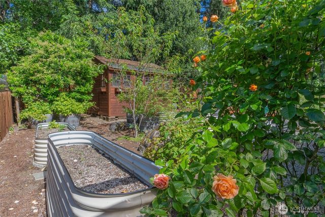 761 E Old Ranch Rd, Allyn, WA 98524