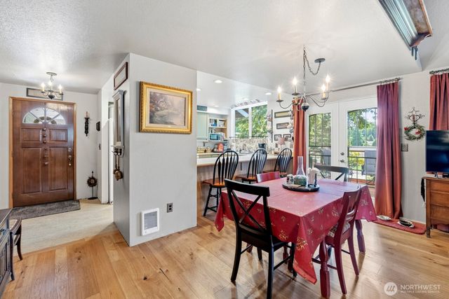 761 E Old Ranch Rd, Allyn, WA 98524