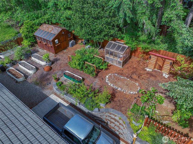 761 E Old Ranch Rd, Allyn, WA 98524