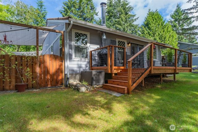 761 E Old Ranch Rd, Allyn, WA 98524