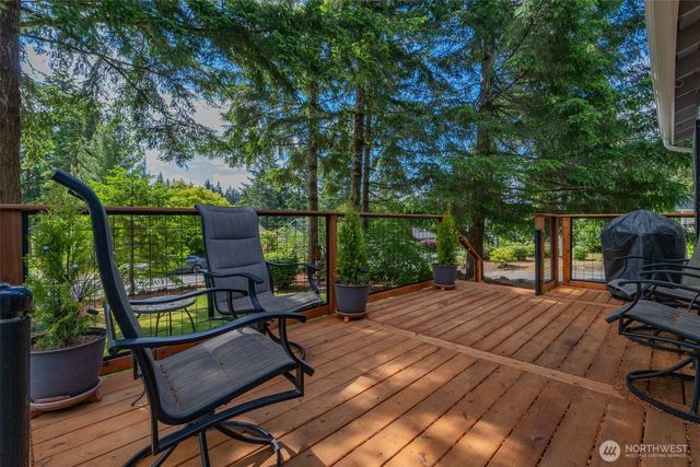761 E Old Ranch Rd, Allyn, WA 98524