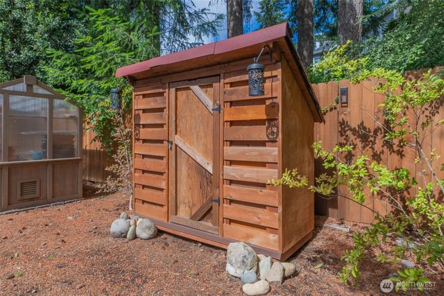 761 E Old Ranch Rd, Allyn, WA 98524