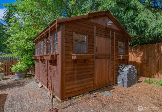 761 E Old Ranch Rd, Allyn, WA 98524