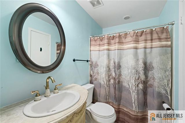 3 Sandpiper Drive 2502, Sayreville, NJ 08859