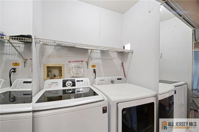 3 Sandpiper Drive 2502, Sayreville, NJ 08859