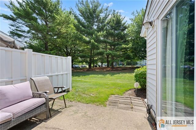3 Sandpiper Drive 2502, Sayreville, NJ 08859