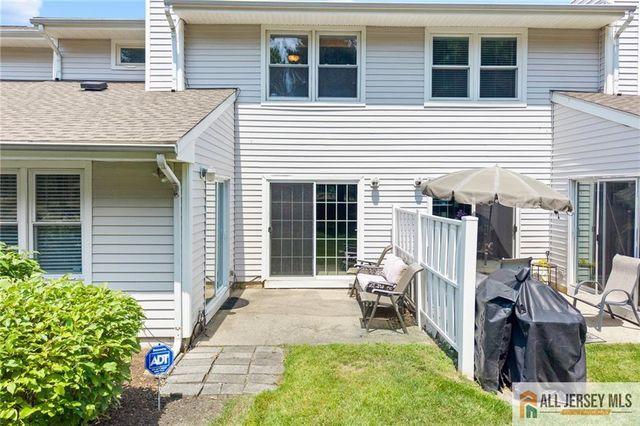 3 Sandpiper Drive 2502, Sayreville, NJ 08859
