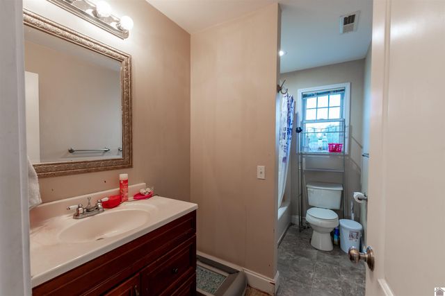 437 Victor Darnell Rd, Benton, KY 42025