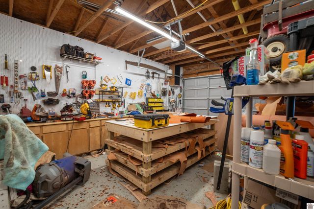 437 Victor Darnell Rd, Benton, KY 42025