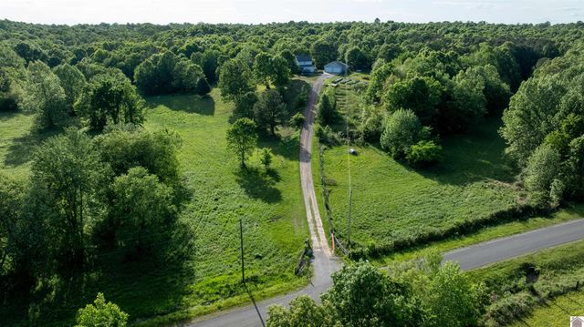 437 Victor Darnell Rd, Benton, KY 42025