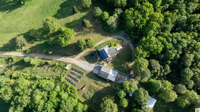 437 Victor Darnell Rd, Benton, KY 42025