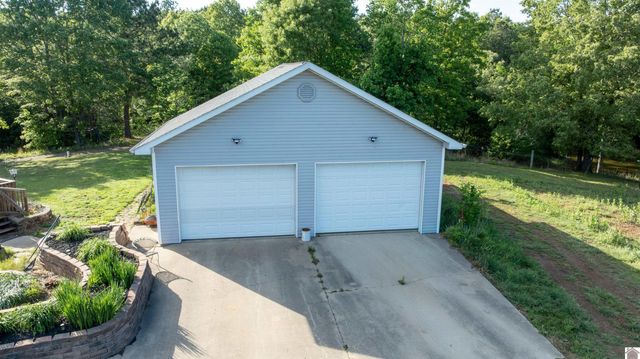 437 Victor Darnell Rd, Benton, KY 42025
