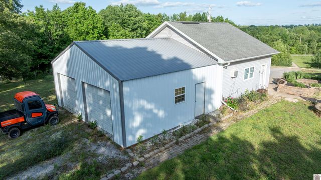 437 Victor Darnell Rd, Benton, KY 42025