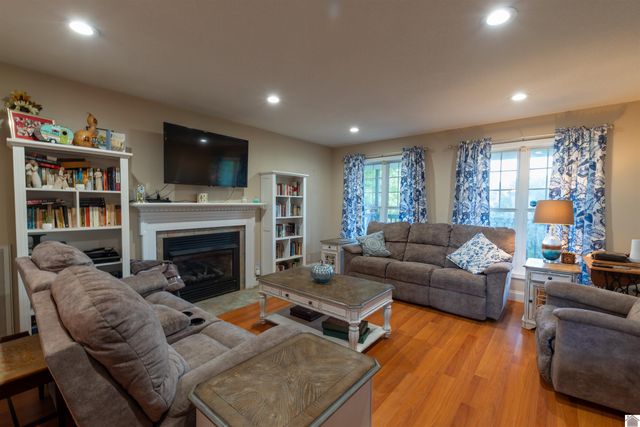437 Victor Darnell Rd, Benton, KY 42025