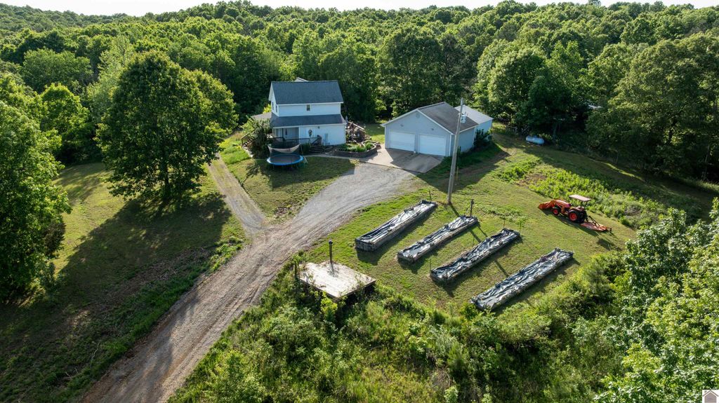 437 Victor Darnell Rd, Benton, KY 42025