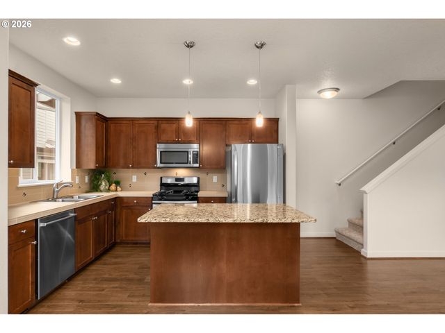 3127 Ne WEEPING WILLOW Way, Hillsboro, OR 97124