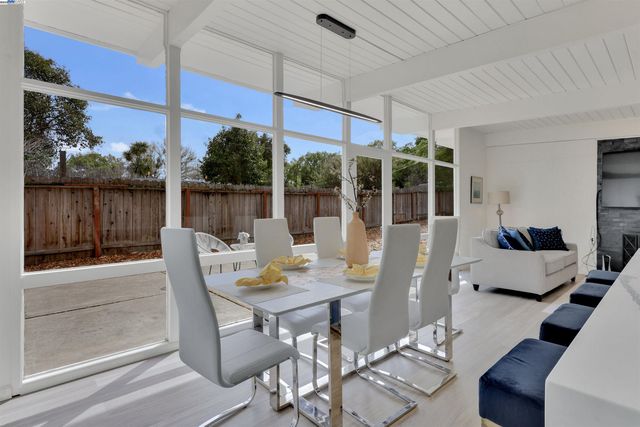 1167 Temple Dr, Pacheco, CA 94553
